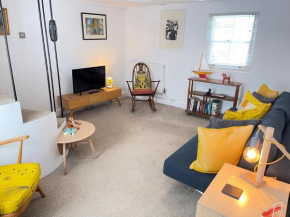 Sixpence Cottage, a few steps from the harbour!